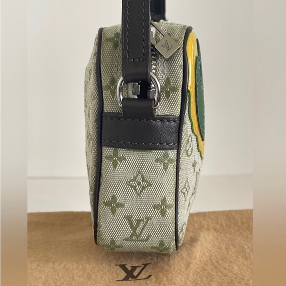 LOUIS VUITTON CONTE DE FEES MINI LIL POCHETTE “FAIRY TALE” - Picture 8 of 16